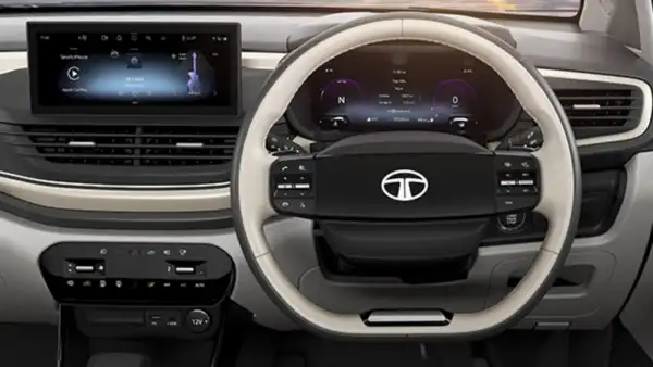 2025 Tata Altroz vs Hyundai i20: Which hatchback packs more features 6 Tata Altroz Interior