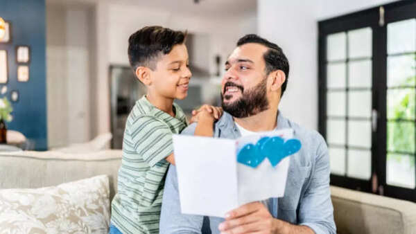 Fathers and children plan a variety of exciting stuff