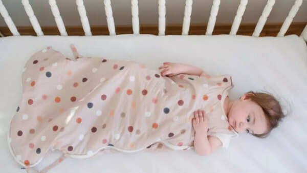try using sleeping bags that are made from 100% cotton muslin