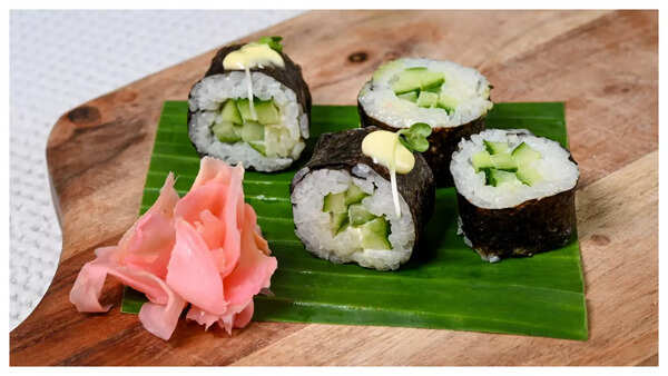 Pepino sushi rolls sushi