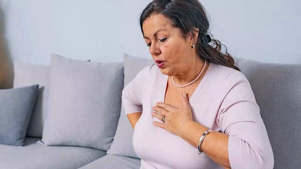 Heart attack women (8)
