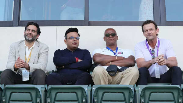(LR) Satyan Gajwani, J Shah, Courtney Walsh and Adam Gilchrist (Special Arrangement) Jai with MLC stakeholders