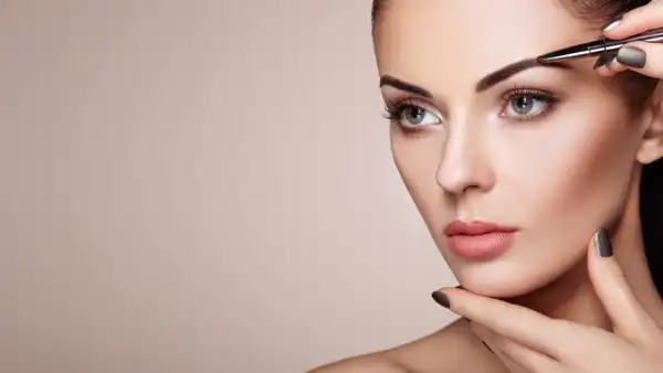 Thin eyebrows