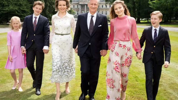 Abdication (4)