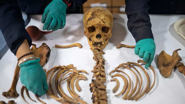 Burial aligned with Chancay cultural practices