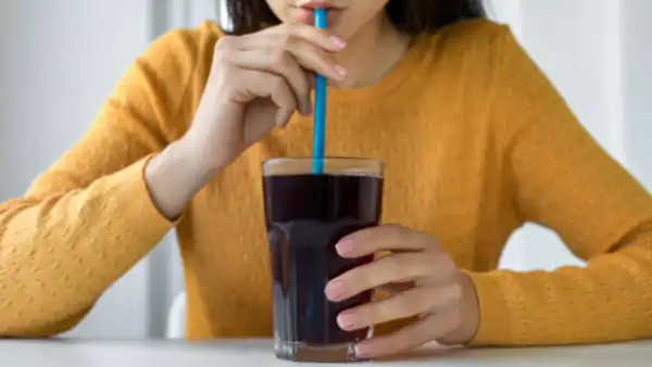 Drinking diet soda? Here’s how it sabotages weight loss | 2 Carbonated drinks