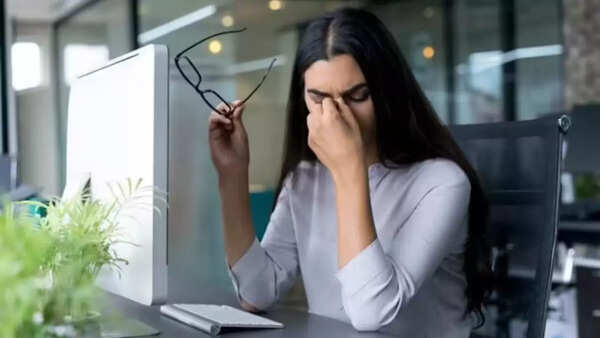 கண் ஆரோக்கியத்திற்கு ரோஜா நீர் நன்மைகள்