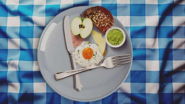 Alternative fasting is a method of intermittent fasting