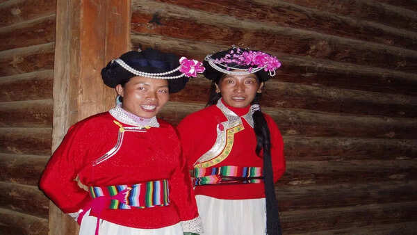 Mosuo_girls