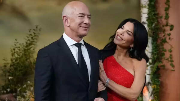 Lauren Sánchez and Jeff Bezos (2025)
