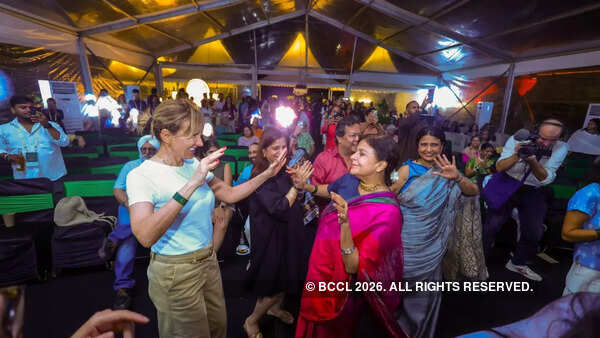 The audience swayed to the fusion of folk beats and contemporary sounds