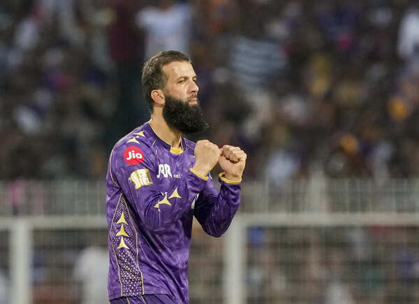 Kolkata: Moin Ali of Kolkata Knight Riders celebrated the wicket of Yashasvi Jaiswal of Rajasthan Royals during the 2025 T20 cricket match, between Kolkata Knight Riders and Rajasthan Royals, in the Eden Gardens in Colecata, in West Bengal. (PTI Photo/Swapan Mahapatra) Kolkata: Moin Ali of Kolkata Knight Riders celebrates Rajasthan Roy's wicket ...