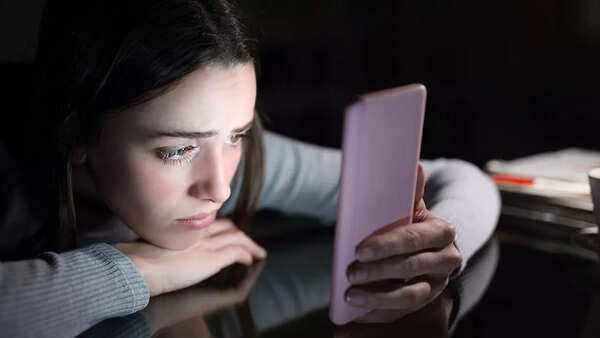 Social media mental health (2)