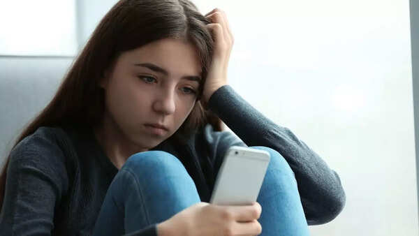 Social media mental health (5)