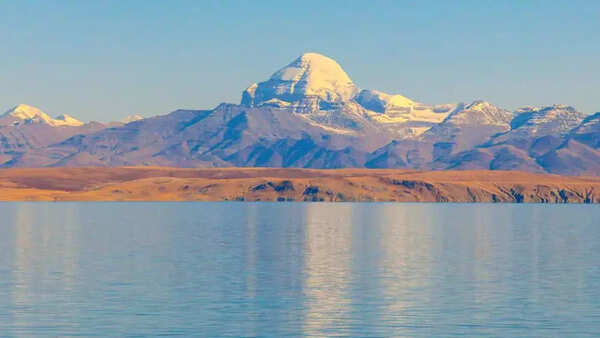Mount Kailash and the cosmic axis: The Mount Meru