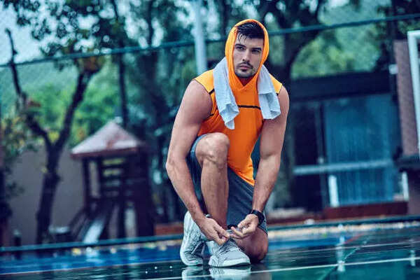 Soaked in the rain? 5 smart hacks to dry wet clothes fast (while you are still wearing them) 2 istockphoto-1147362519-612x612
