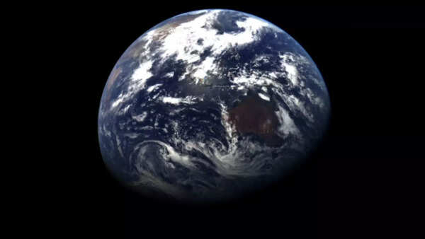Source: CNSA Tianwen-2 probe: Earth-Moon images from deep space released by CNSA