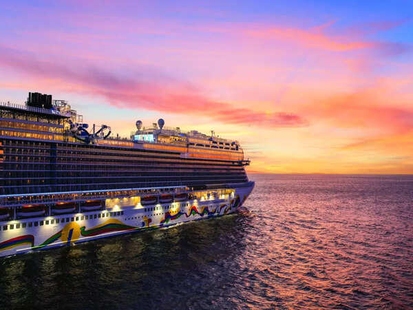 ncl encore aerial at sea