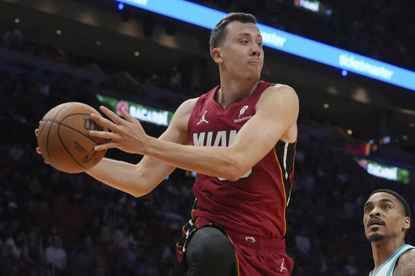 Duncan Robinson exercises option to terminate contract with Heat, though he could return to Miami