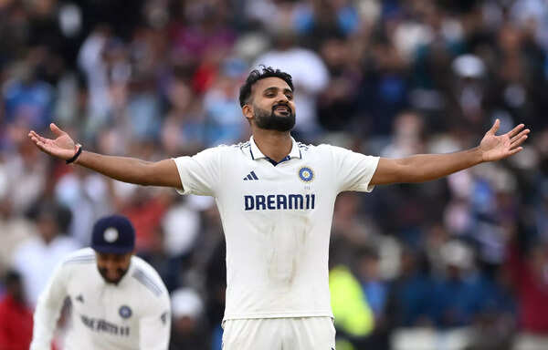 Akash celebrates Bridan Cars after taking 5 days on the second Test match against Deep England. (Getty image) Sky deep