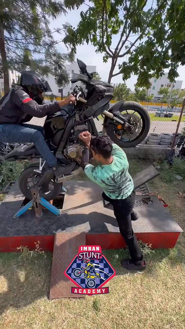 pg2_BikeStunts5
