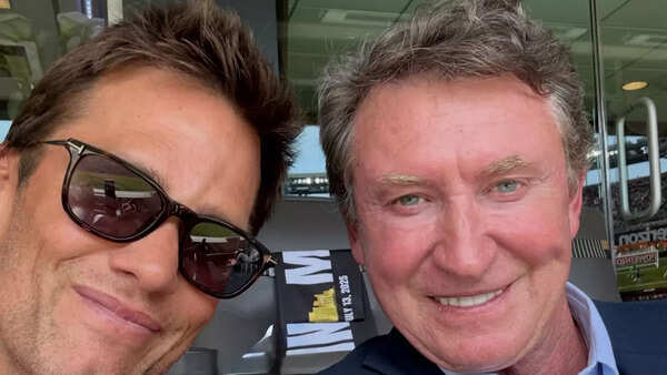 NHL-Tom Brady calls on Tie Domi as he links up with Wayne Gretzky at the FIFA Club World Cup Final