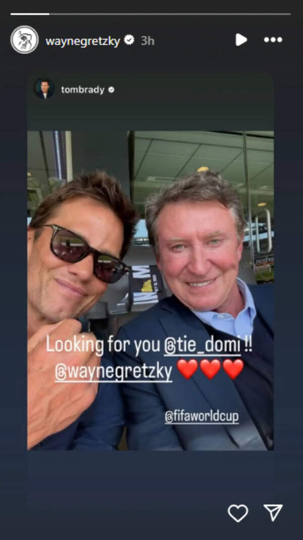 NHL-Tom Brady calls on Tie Domi as he links up with Wayne Gretzky at the FIFA Club World Cup Final