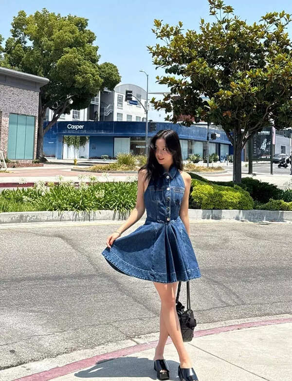 Jisoo's Dreamy LA Denim Look Melts Hearts: Why This Chill Day Feels So  Relatable | - Times of India