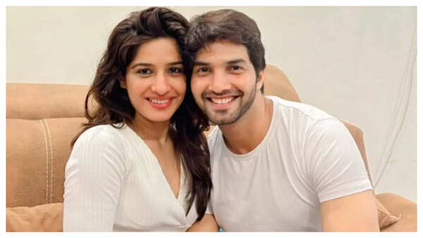 Isha Malviya & Sanju Rathod on “Shaky”