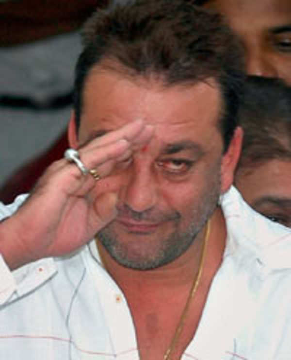 Luxury Souvenir - Luxury Souvenir Classic Gold Lionroar Ring 🦁 • Genuine  Lion Eyes. • LIONROAR ™® Our Most Favourite Mr.Sanjay Dutt Sir Pictures  from Recent 2017 , Which completes a Full