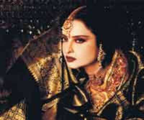 I was never into junk food:Rekha | Hindi Movie News - Times of India