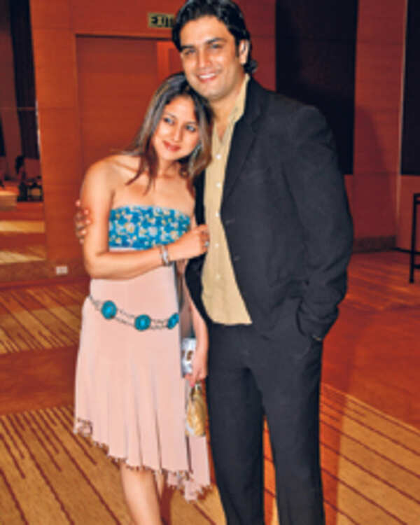 Loveydovey couple! Times of India