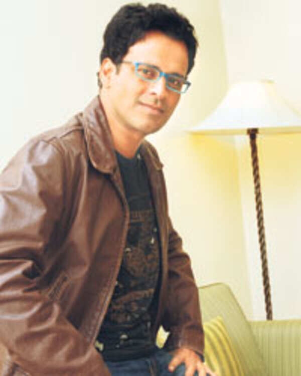 Manoj goes green | Hindi Movie News - Times of India