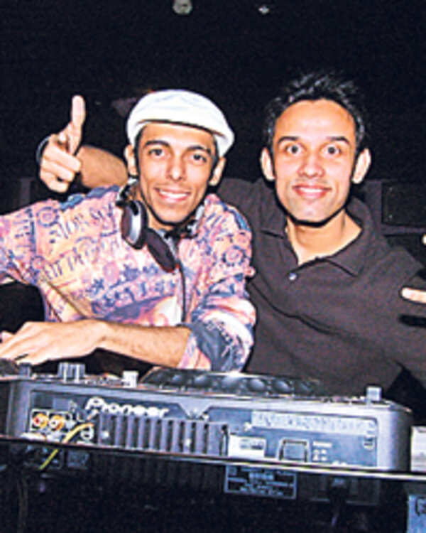 Move over Shakira, JLo! | Events Movie News - Times of India