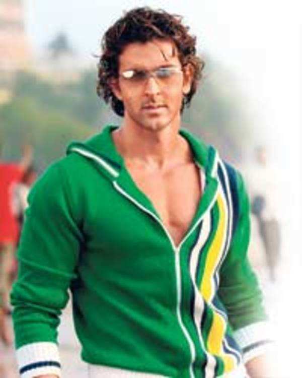 Hrithik to kiss co-star | Hindi Movie News - Times of India