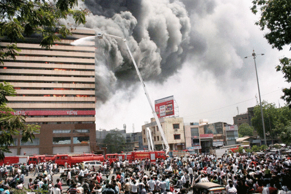 Major fire at textile unit in Surat | Surat News - Times of India