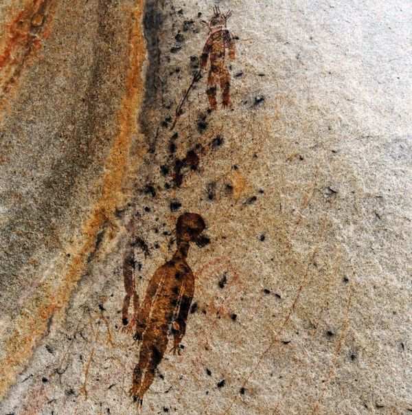 10,000-year-old rock paintings depicting aliens and UFOs found in  Chhattisgarh | India News - Times of India
