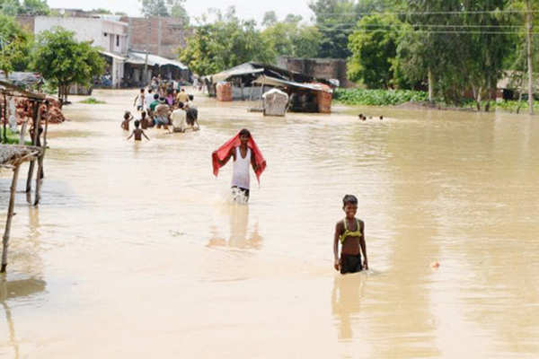 UP floods claim 41 lives, over 1,000 villages hit | India News - Times ...