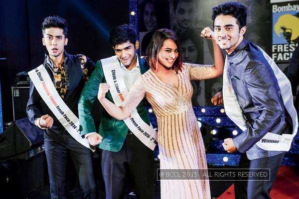 Arjun And Sonakshi At The Mumbai Finale Of Clean And Clear Bombay Times Fresh Face 2014 Events