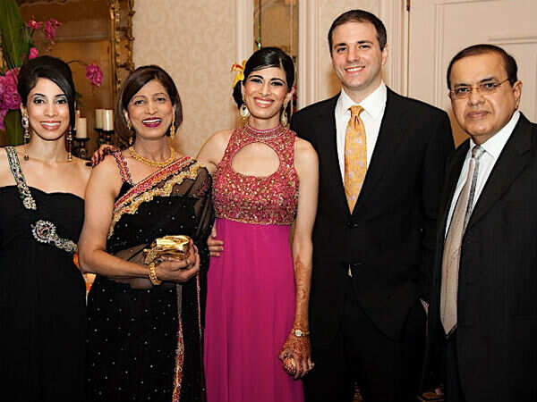 Indian-origin cardiologist reelected mayor of US town - Times of India