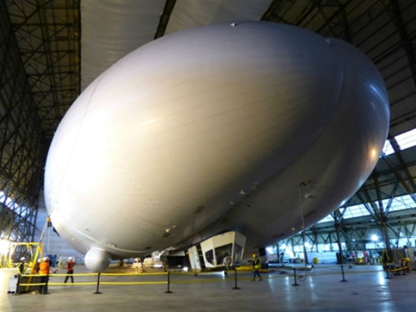 Airlander 10, world's longest aircraft, revealed in new pictures ...