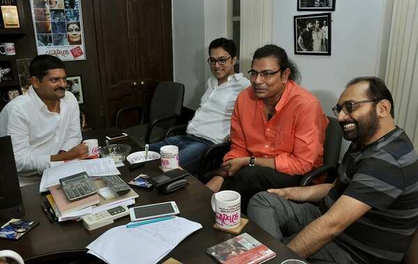 Upal, Anupam, Surojit and Anindya in a mad chat