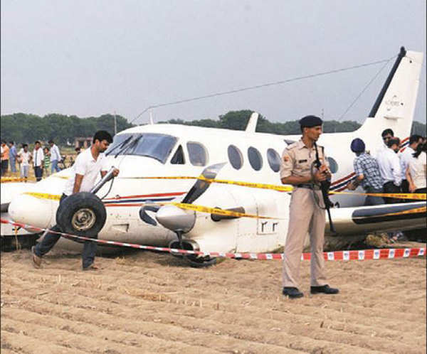 Narrow escape for Delhi Daredevils as jet 'is allowed to land unsafe  distance' from their aircraft at Raipur Airport