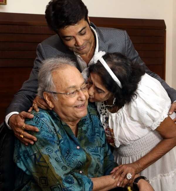 Prosenjit ChatterjeeSabitri Chatterjee,Soumitra Chatterjee