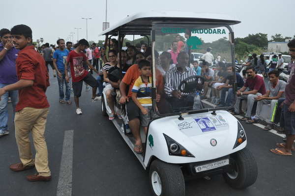 Barodians Give a Thumbs Up to Sunday Fun Street | Vadodara News - Times ...