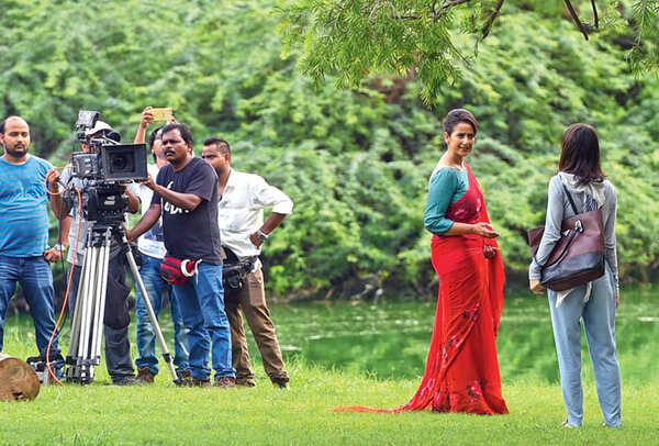 Manisha gets ready for a shot at the Delhi zoo (BCCL)