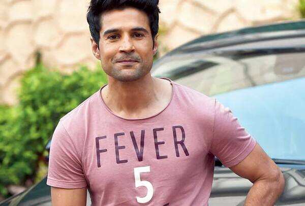 Rajeev wore this to a Mohammed Rafi tribute event in the capital on Sunday, and even sang a song from 'Fever' (BCCL)
