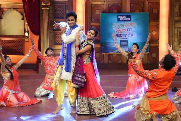 Vaibbhav and Gauri perform at Chala Haw Yeu Dya