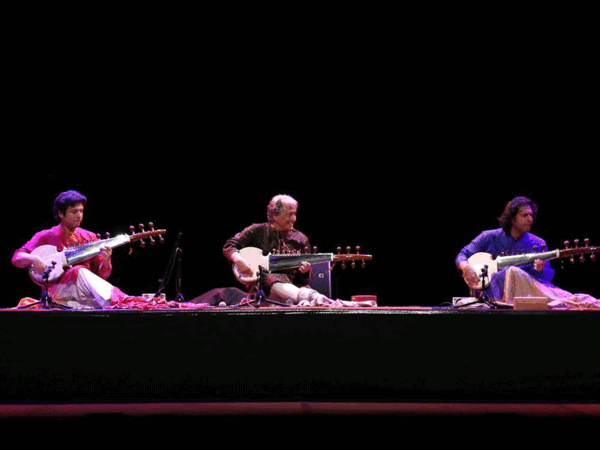 Ustad-Amjad-Ali-Khan-and-hi