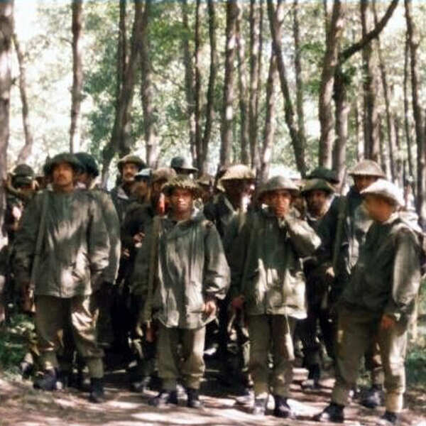 'Tubelight' cast dressed as soldiers.